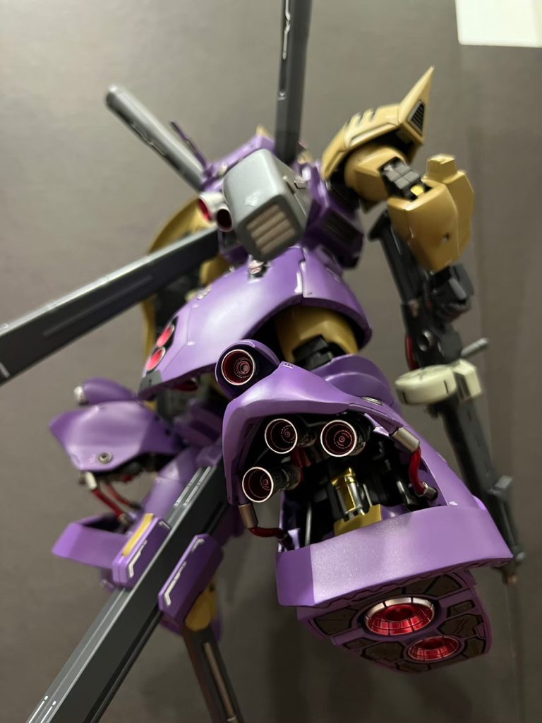 ネット上の色んな作例を拝見頂いて、ノズル強調の覗き角度