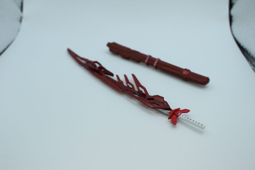 赤き刀「紅姫」は2代目武者頑駄無から受け継いだ刀を烈心頑駄無に合わせて鍛えなおした刀である。切れ味は言わずもがな、気力を込めることにより刀身に炎を纏う刀で、烈心頑駄無は主に紅姫を振るって戦う。