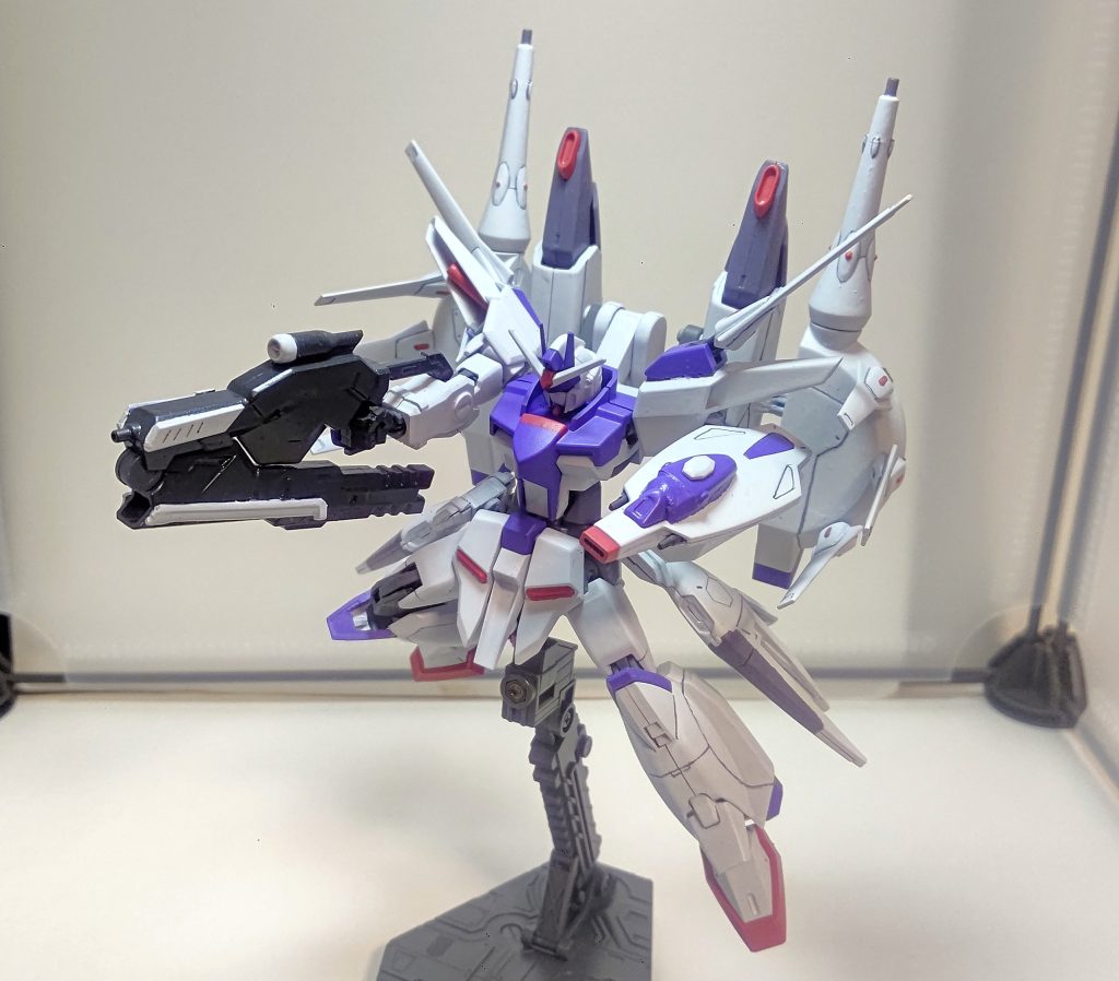 小型ドラグーンと手持ち武器で弾幕も。