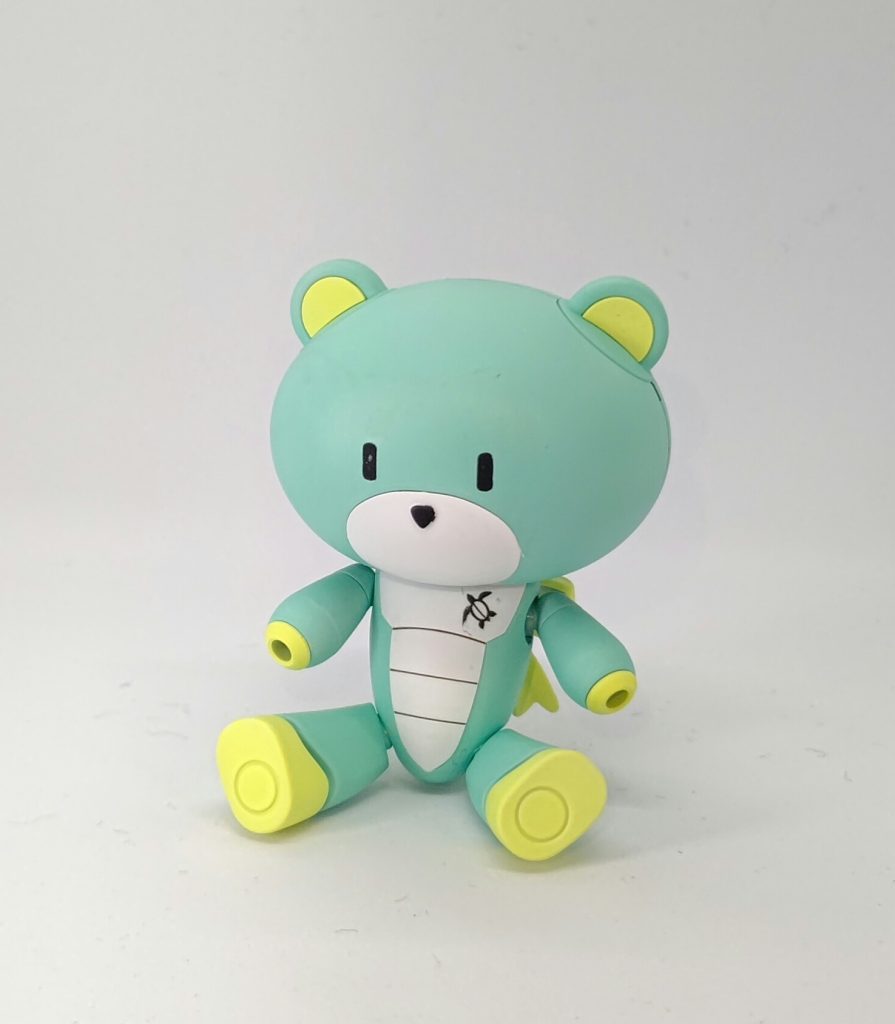 サプライズにしたかったので好きな色とか聞くのは苦労しましたが、パステル調のグリーン、イエローとのことでそれで塗装。もう少し白強めでも良かったかも？ホヌ(亀)が好きなので、ワンポイントで自作水転写デカールでホヌも入れてます