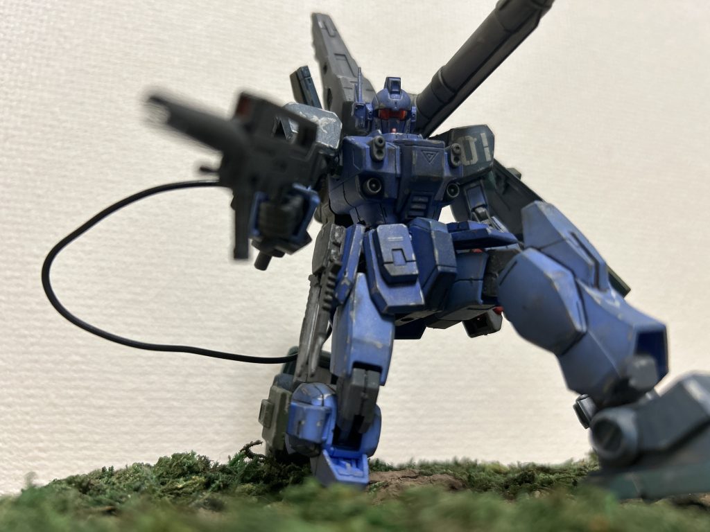 少しアオリ気味で。通常時の緑の目はどっか行きました。