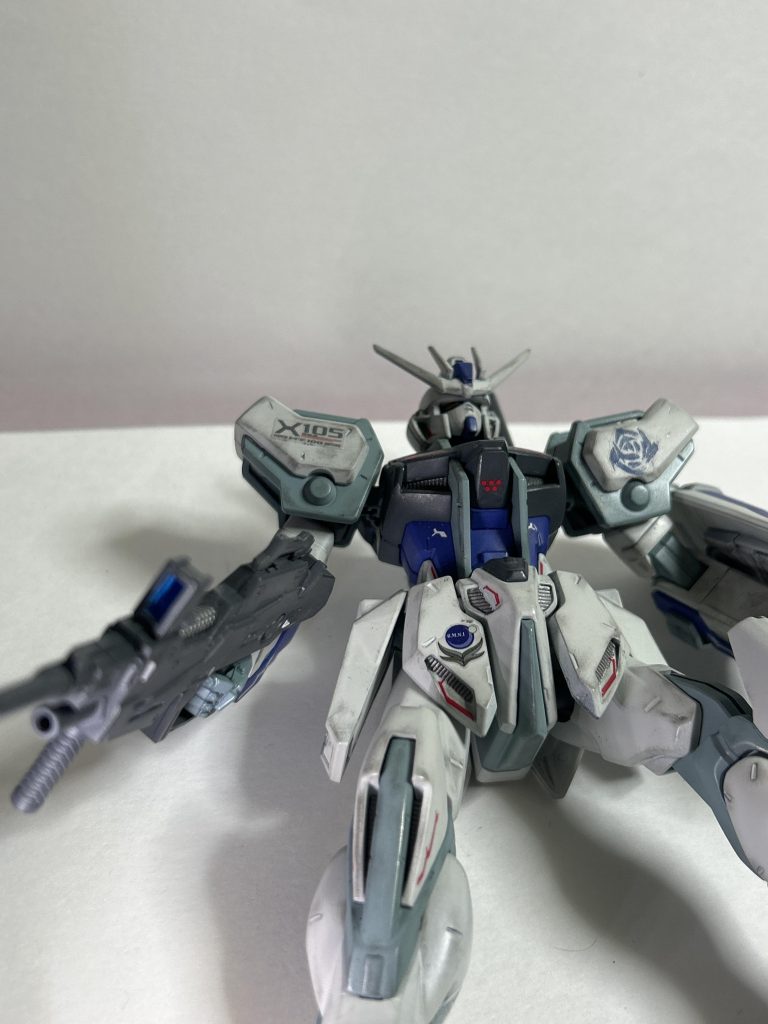 最後に。前にも書いた気がするけど、新しいキットもいいけど旧キットも良いものなのです。確かに手が掛かるけど、出来た時の感動も大きいものなのです。長々と閲覧ありがとうございました。