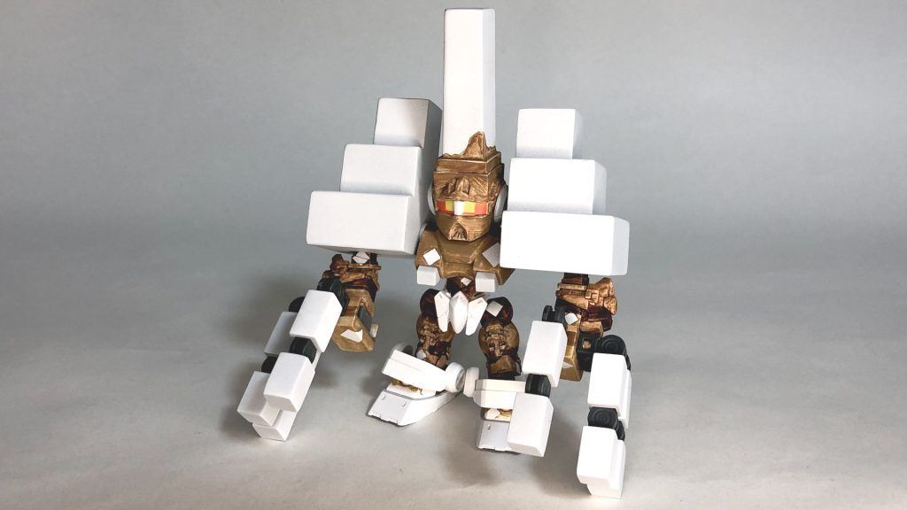 正面SD・Gジェネレーション「ジオング」をベースに制作とはいえ他のパーツや自作パーツらと入れ替えた為素体と言うには少し薄めかも