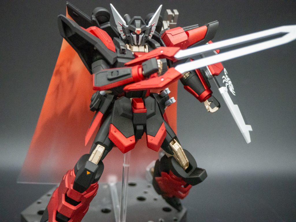 肩、胴体、腰（フロント、バックアーマー）はルドラを使用し、頭、腕、足、腰（サイドアーマー）はシヴァを使用しています。