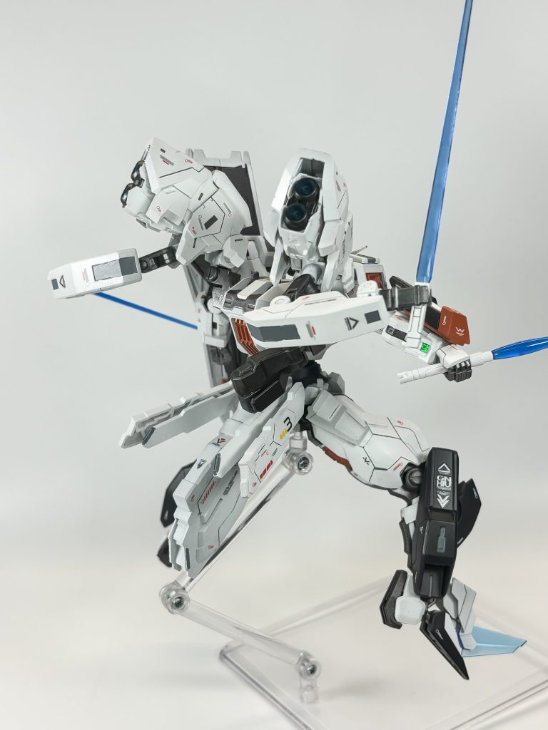 ビームサーベル脚部ビームクロー背部特殊サブアーム