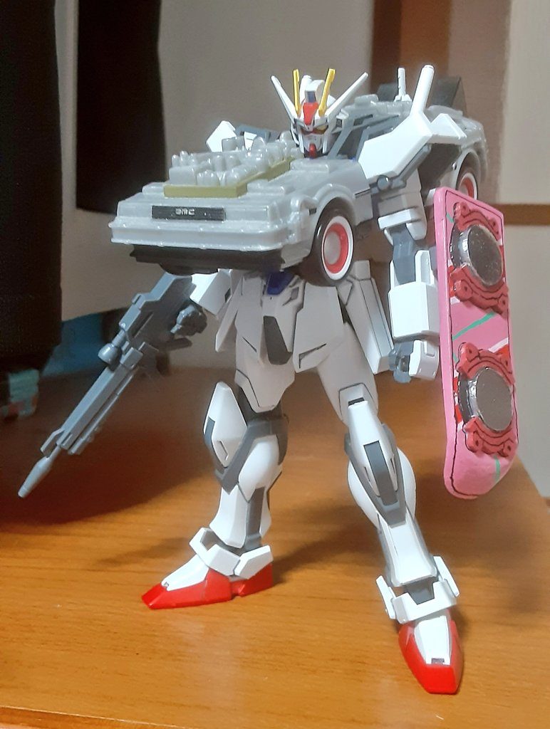 ドッキング後。ホバーボードはシールドになります。