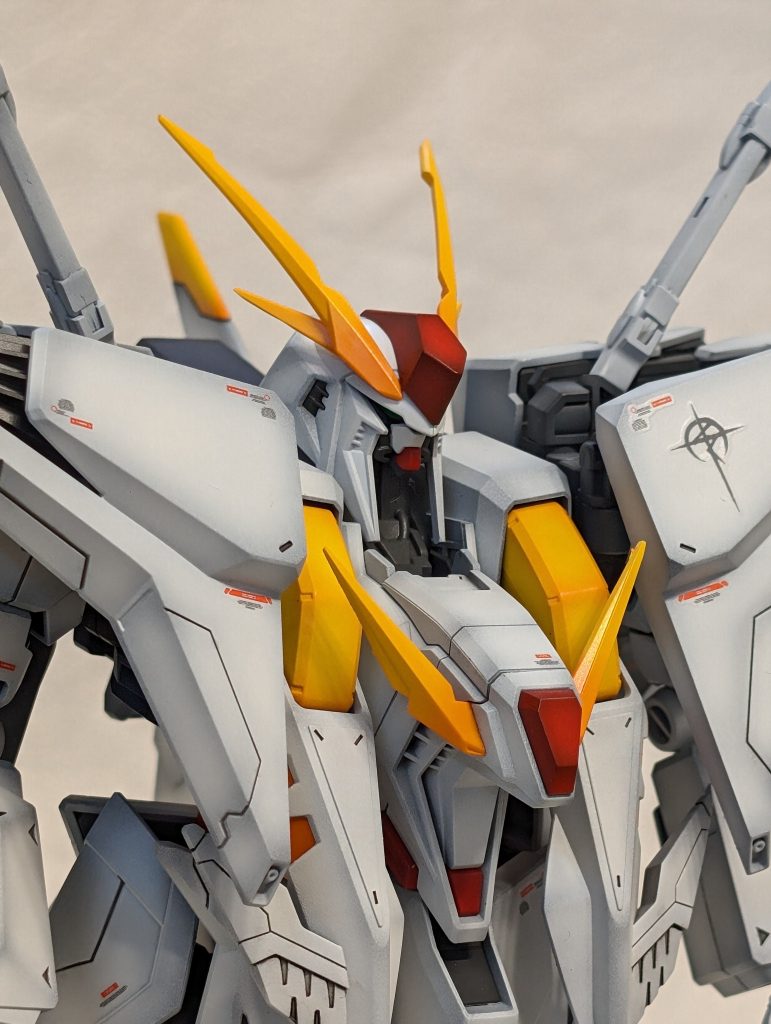 イエロー、オレンジ、レッド、ネイビー、グレーなど細かいところもグラデーションを掛けて色鮮やかに仕上げてあります。写真だとわかりずらいかも。。。^^