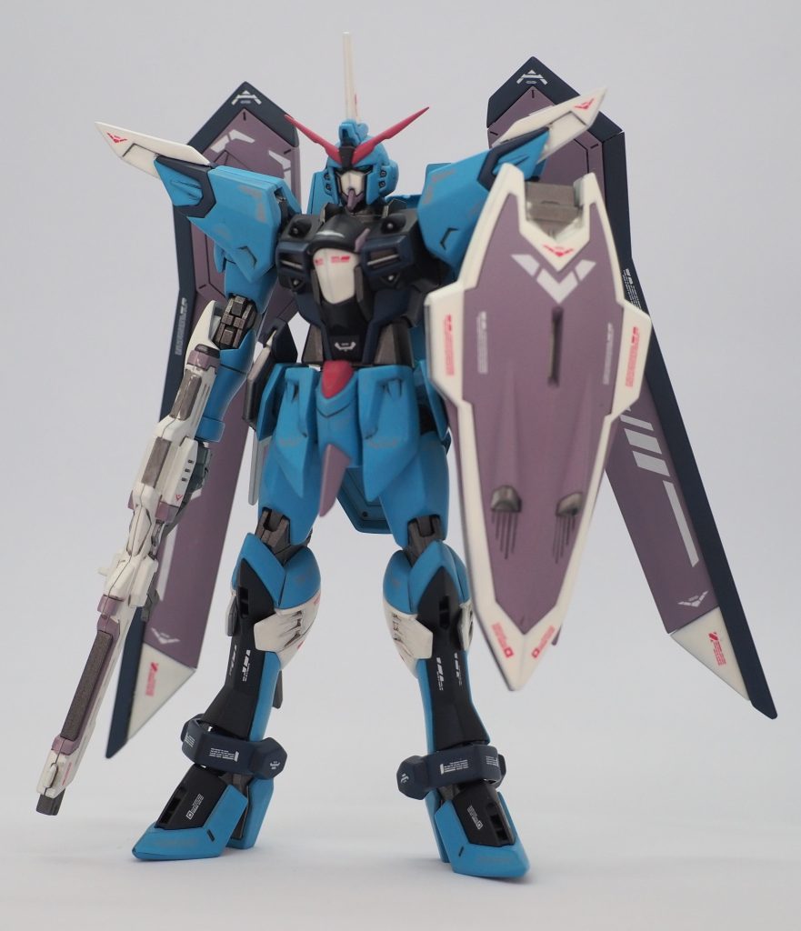 先ずは正面ですMGジャスティスガンダム リアルタイプカラーのカラーレシピを参考に塗装しました