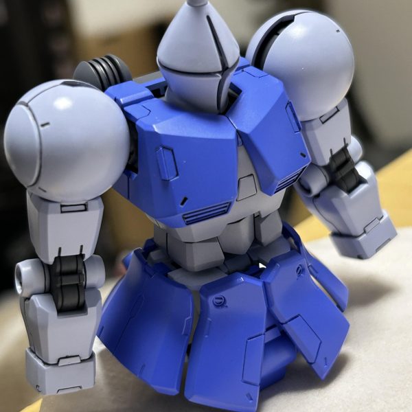 HGUCのギャンです。プロポーションの変更は無しの俊逸キットです！腰アーマー内部がスカスカだったのでプラ材で塞いで密度UPしました。今夏完成予定です😊（2枚目）