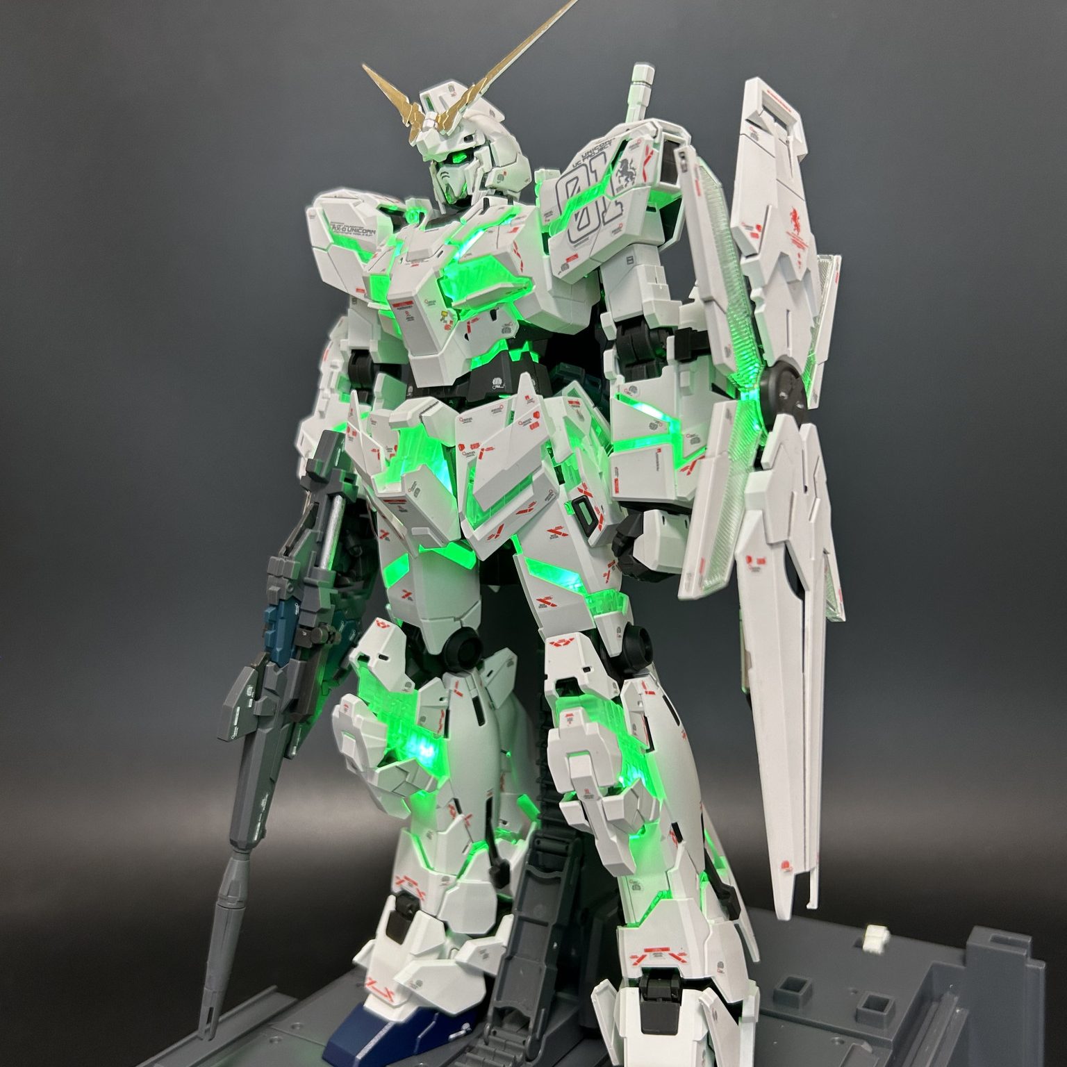 MGEXユニコーンガンダムVER.Ka｜けにけにさんのガンプラ作品｜GUNSTA 