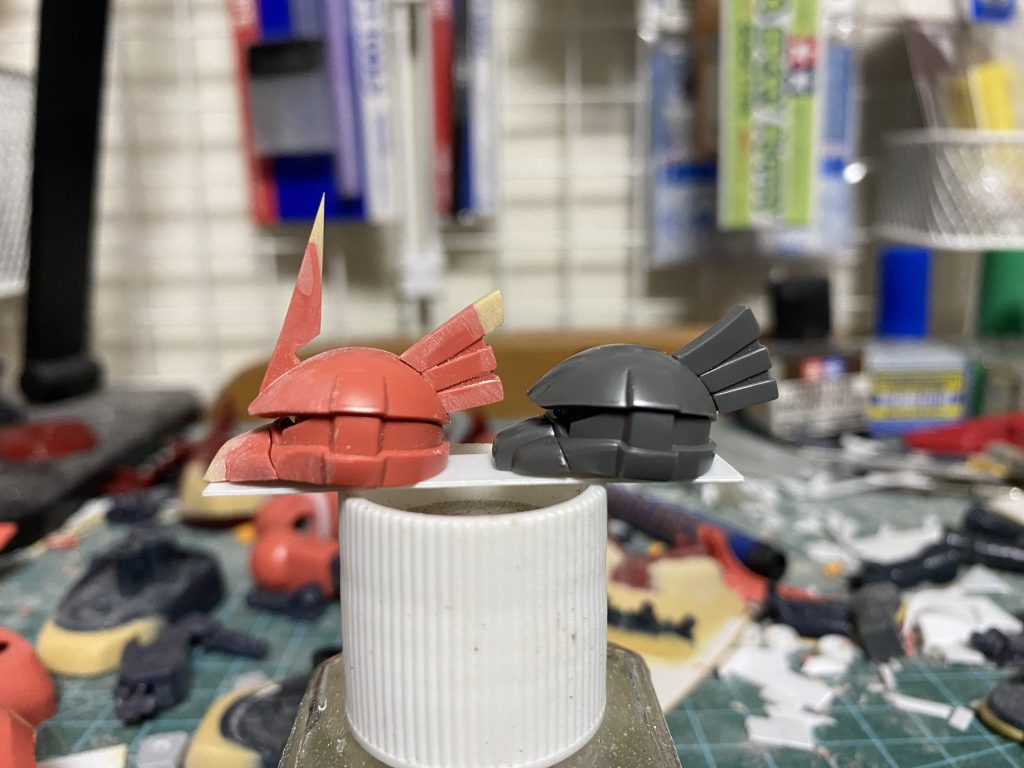 また、アゴやトサカ、ツノはパテで少し大きめにしました。