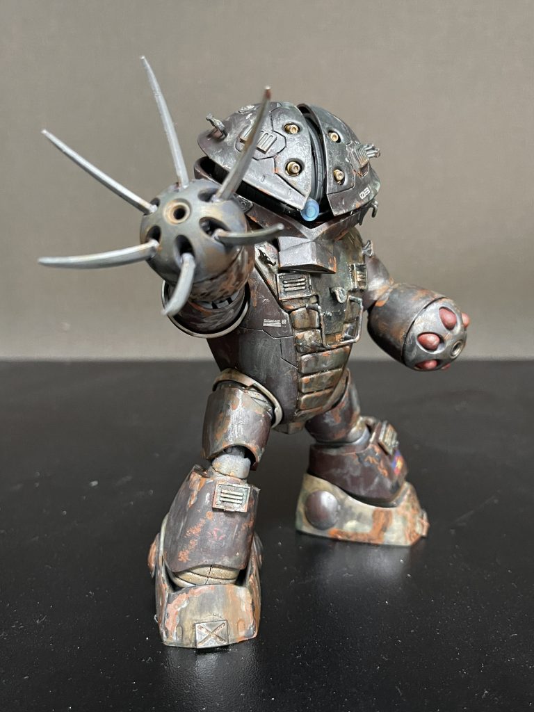 色の調整はほんと苦労したけど、面白かったです。キャンディ塗装のアッガイはかわいい。