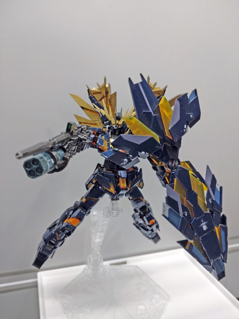 手塗りで部分塗装塗りむらがかなり出てしまって難しい