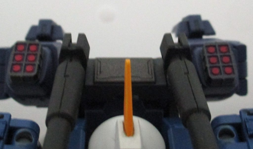 バックパックのミサイルランチャー。MSGのパーツをくっつけました。