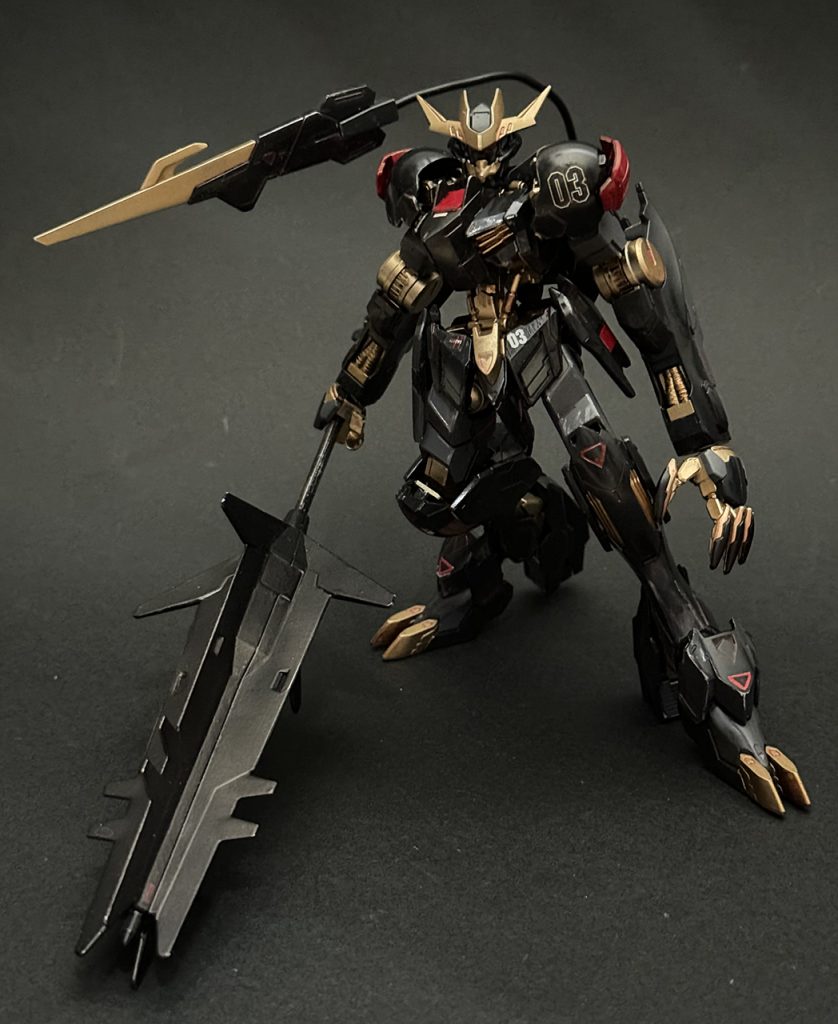 前々作『黒いヤツ』が1番機、前作『黒いツバサ』は2番機、そして今作が3番機というイメージで作りました。スリーマンセルというヤツです。