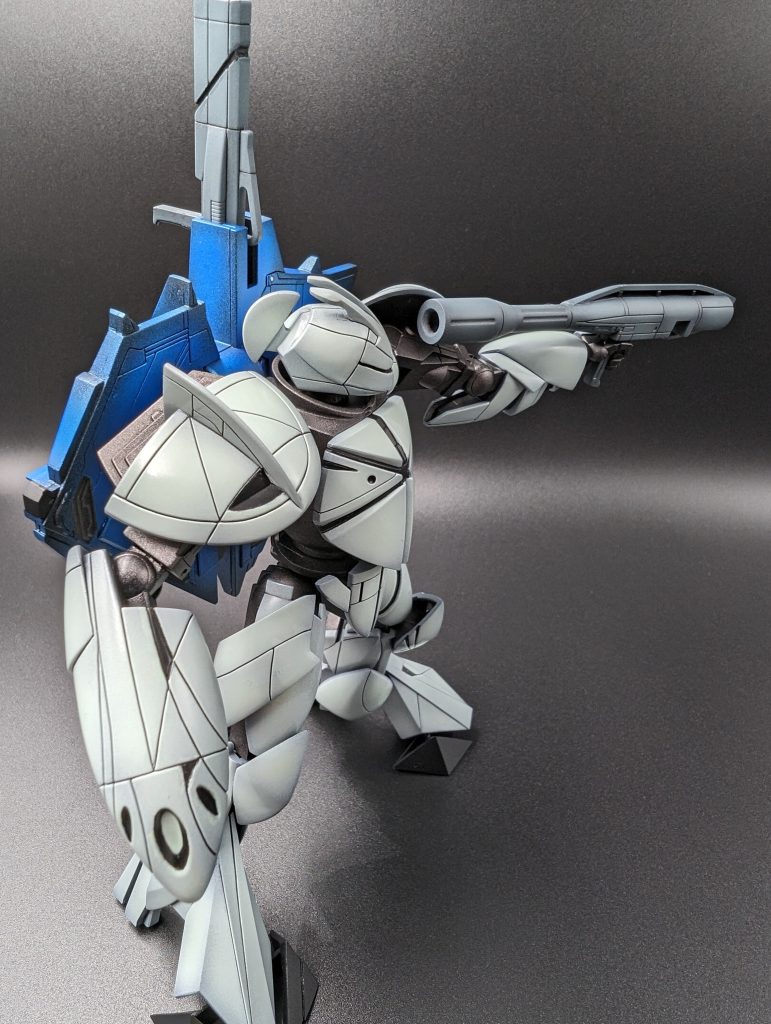 バズーカの後ろを砲口と思ってて、”穴が空いてないな、さすが旧キット、しょうがないなー”と嬉々として穴あけたんですが、実は砲口ではなかったというオチ