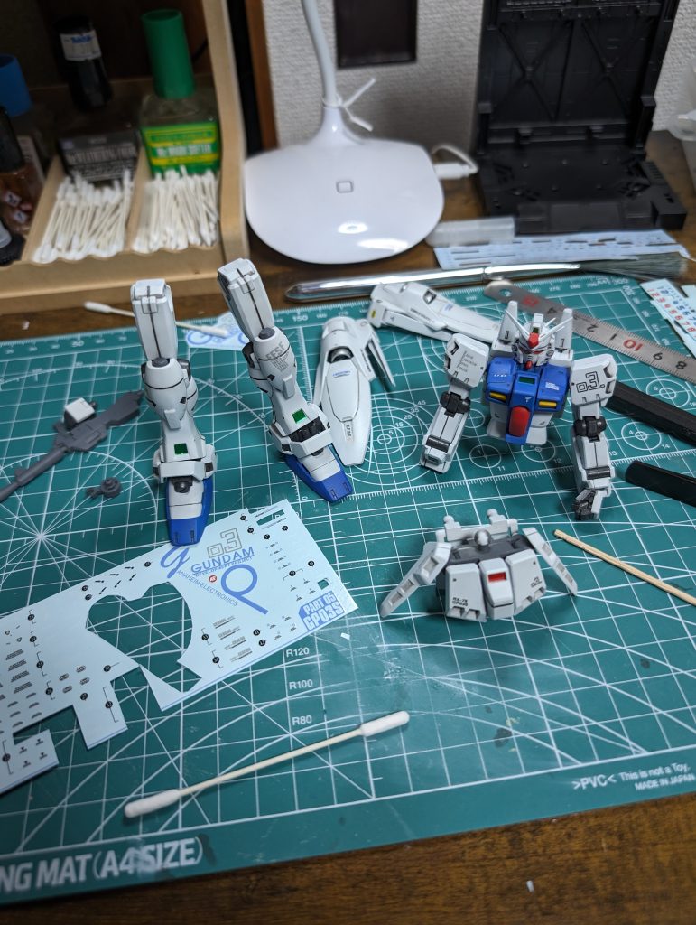 デカールは目が死ぬ