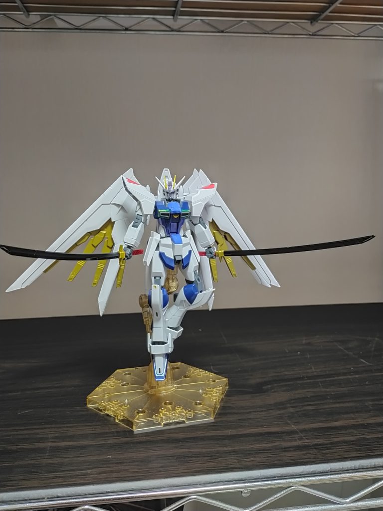 型式番号 RMSーX50G2/SL 武装は、スターバルカン、70mm炸裂砲、スラッシュダガー、レッグビームサーベル、スターライトソード×2です。