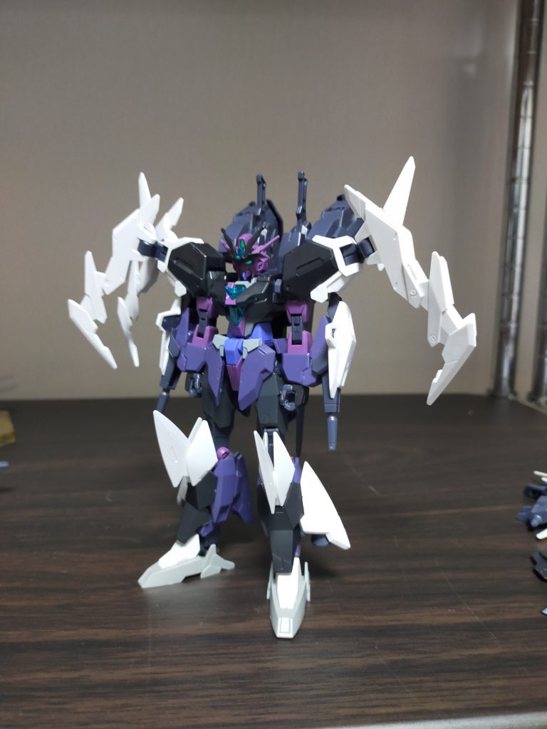 型式番号 RMSーX52C/R残骸と化したウラノスガンダムを秘密裏に修復、改修した機体。搭乗者は不明。武装はレッグダガー×2、マルチブレイクロウ×2、リーパーソード×2、マルチコンテナビット×2、ブレイクガンビット×2、リーパーサイスと、白兵戦に特化している。