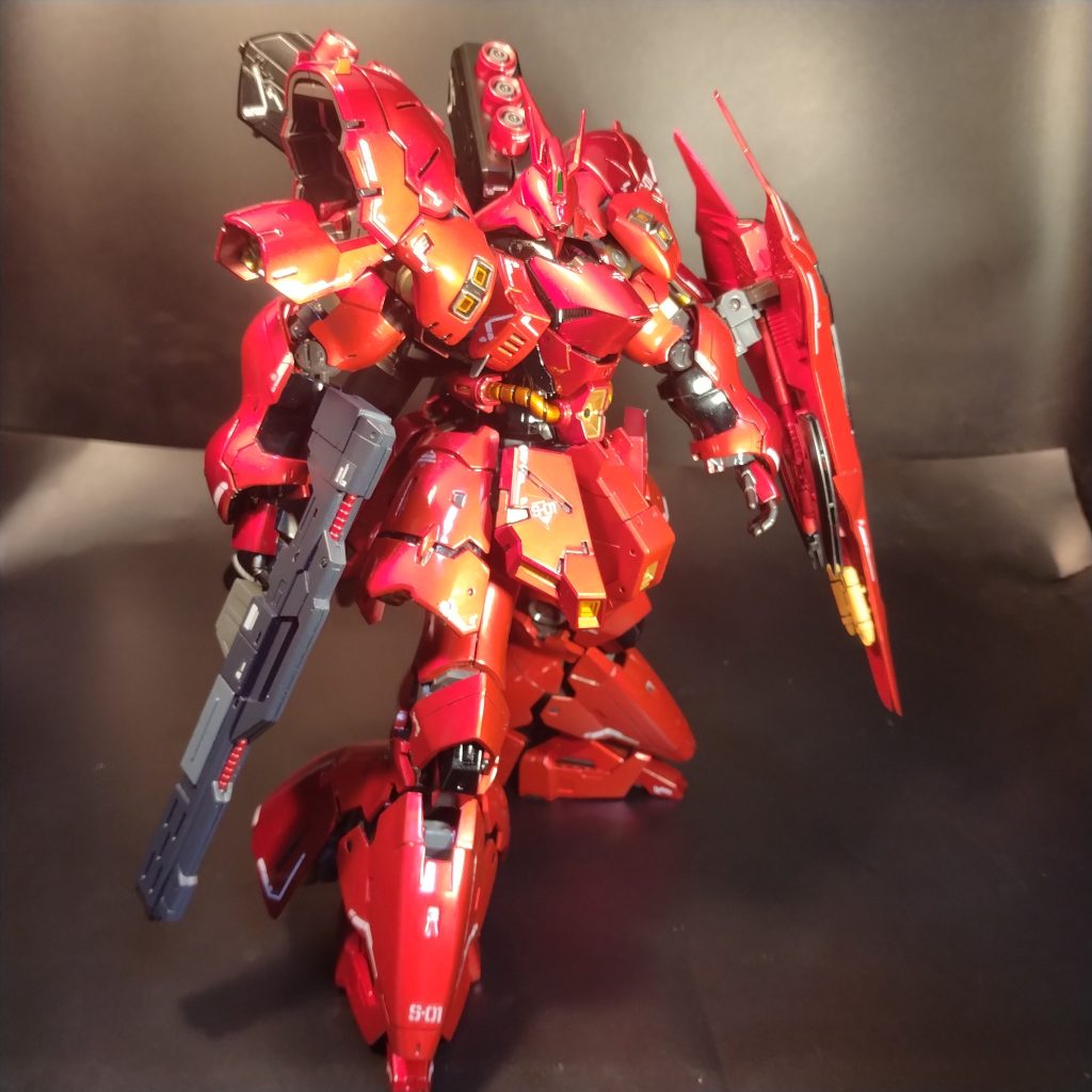 光沢仕上げです！シャアの上位機体はよく光沢仕上げにする事が多いです！