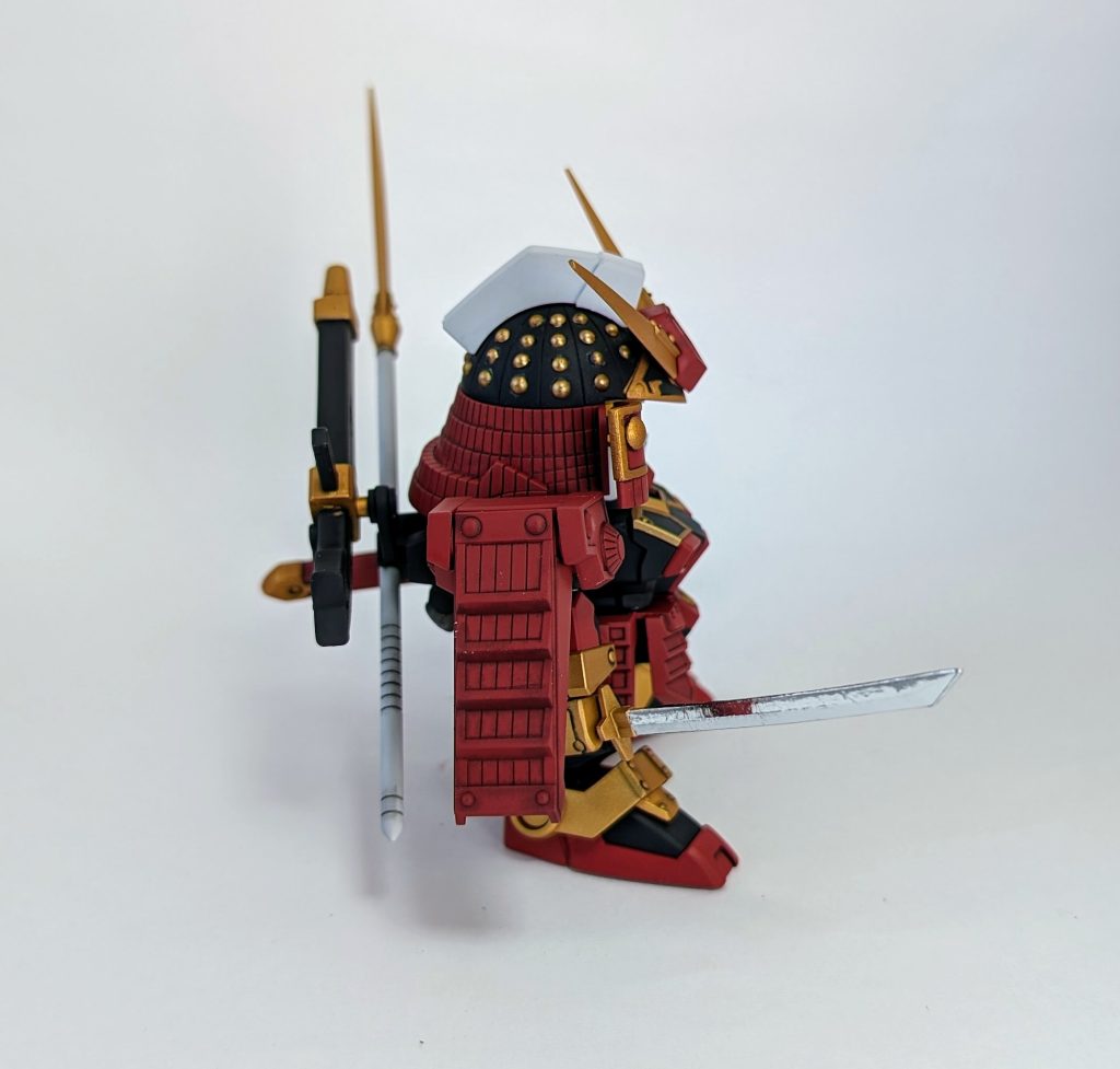 刀はラピーテープで誤魔化しました。