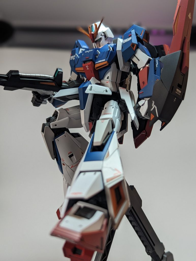 ディテールアップはレッドチップを少々とスジボリを少し追加してます