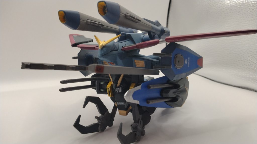 MA形態に変形可能。MA形態ではツォーン、腰部の短射程プラズマ砲アフラマズダ、背部の125ミリ2連装高エネルギー長射程ビーム砲シュラーク、88ミリレールガンのエクツァーン、誘導プラズマ砲フレスベルグを使用可能。