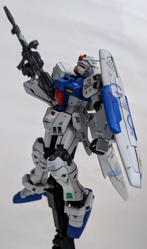 空間に浮かぶ姿が一番似合う機体です。