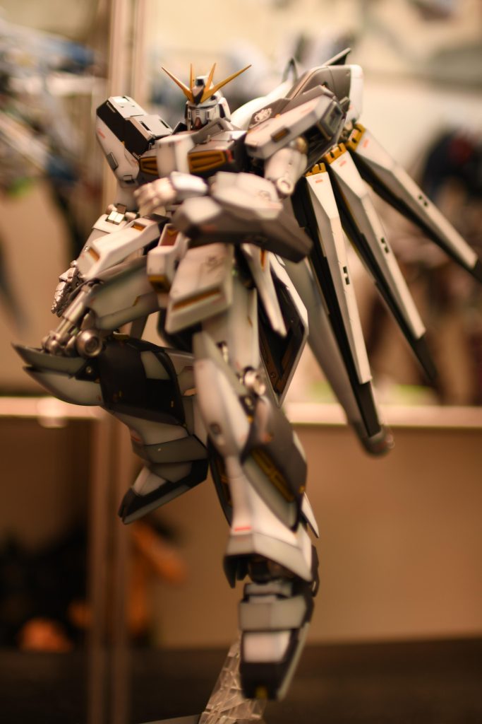 RGのハイパーメガバズーカを同じように塗装して持たせてみましたが。なかなかサイズ感もあまり違和感なくいけました。