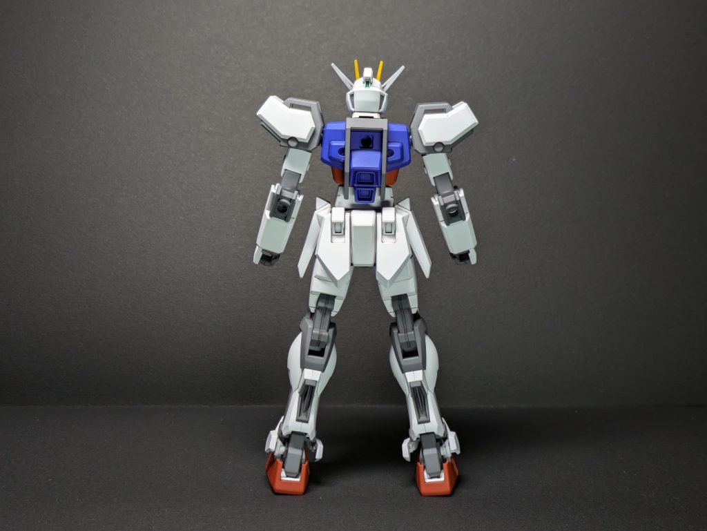 背中のバーニア部は、グレーで塗っても良かったてすね〜