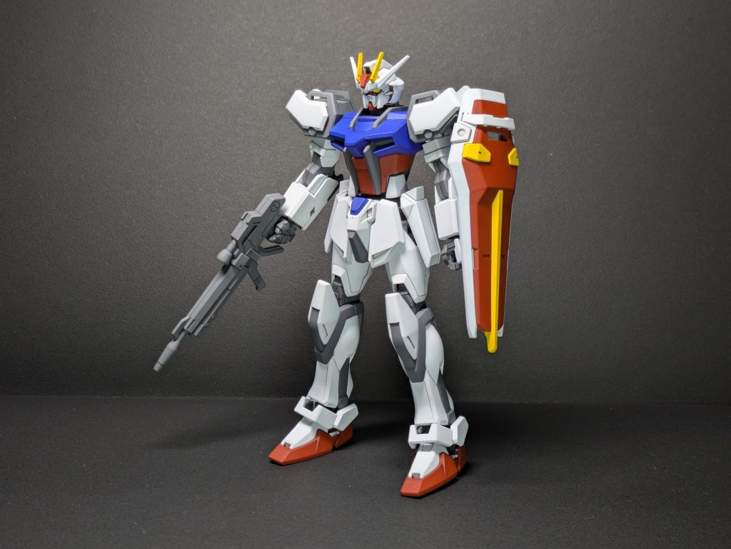 ストライクのシールドが好きです!ライフルは合わせ目を消した方が良さそう、、、