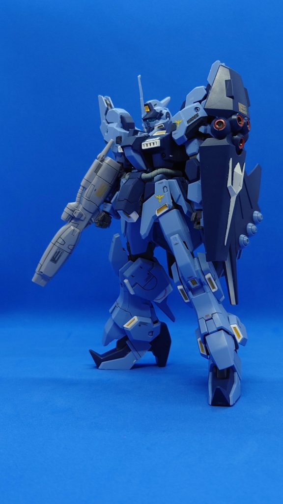 オマケでトーリスリッター。成型色ままで良くて、果たして塗装した意味があったのかは首を傾げてます。そして、今になってマスキング取り忘れているのに気が付きました。