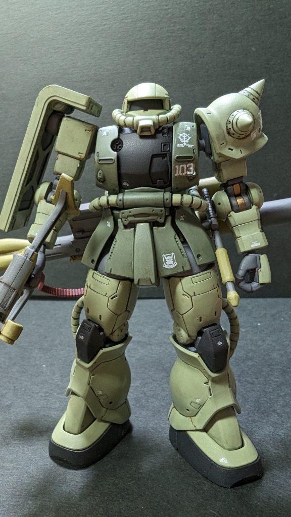 ガンダムカラーで初期のカラーリングに、ランドセルは手持ちが無かったので成型色のままです。デカールは付属の物をそのまま使用しています。