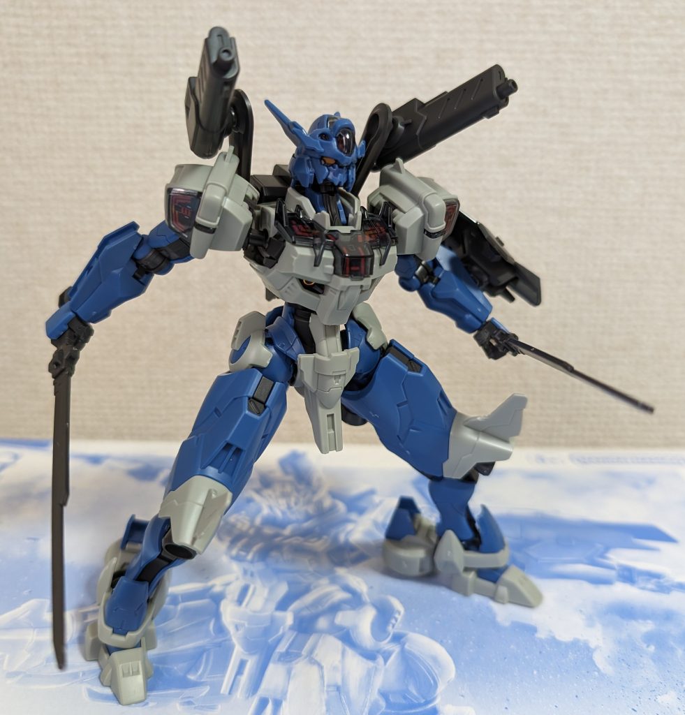 バックパックのビームガンも展開。