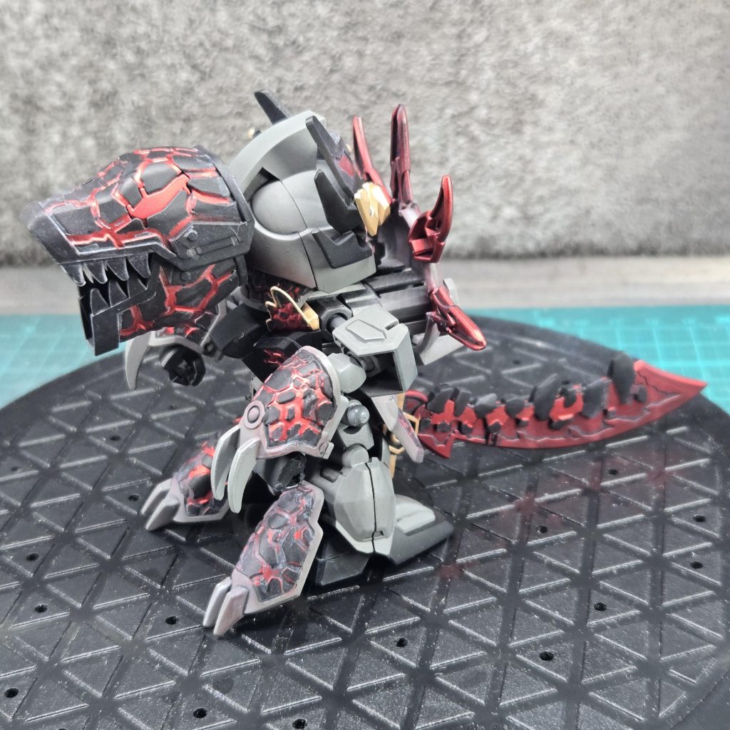 アフター目の塗り訳がどうしたらいいのか毎回悩みますマスキングでやってはいますが、なんとなくシールを使わずにやっているのでハードモードになってます