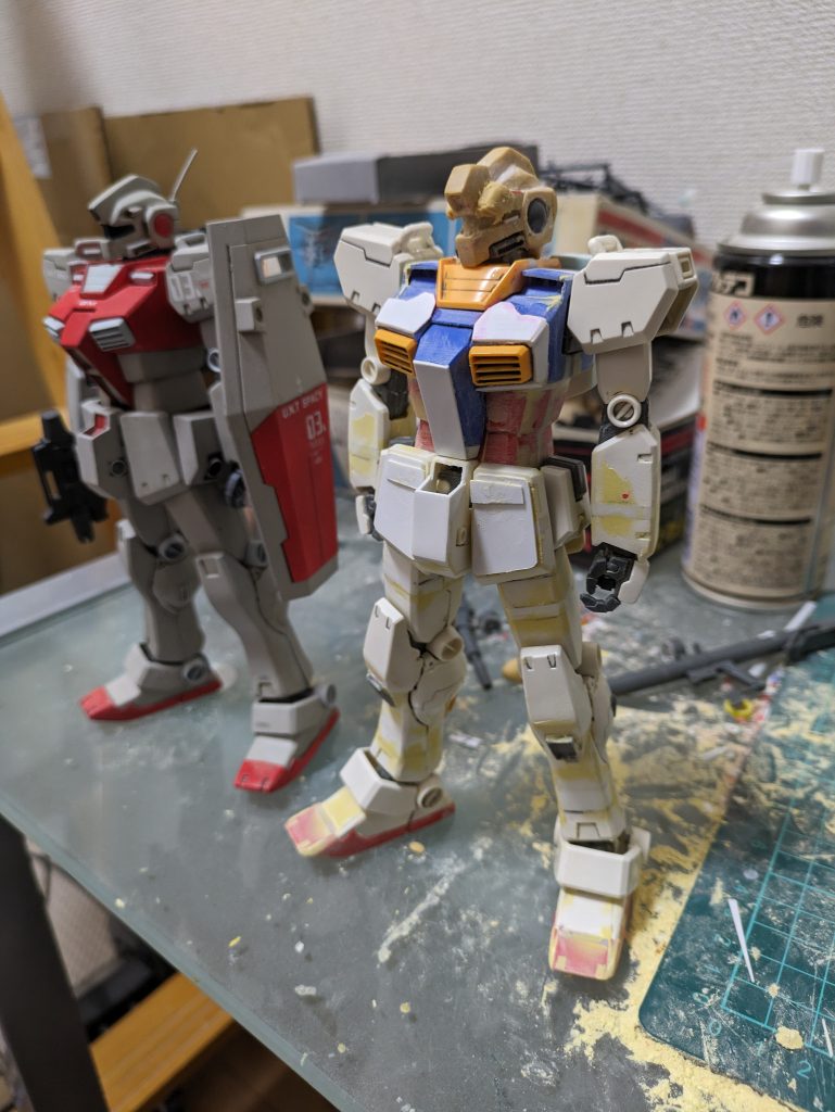 頭部のエポパテの塊はホント芯にしかなってない😅盛っては削っての繰り返し。