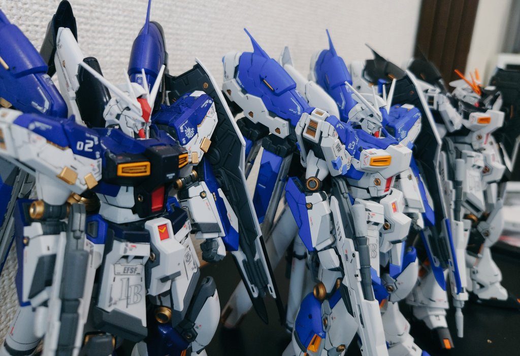 RG Hi-νガンダム隊–2枚目/制作者：@TOMOZO0525