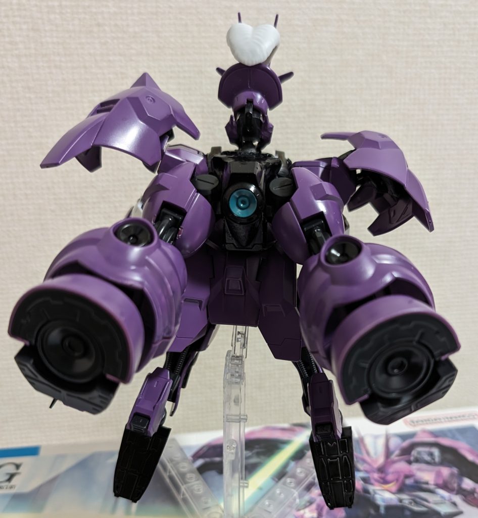 バックパックは本家の下半身を流用して、大型ブースターにしてます。さらに・・・。