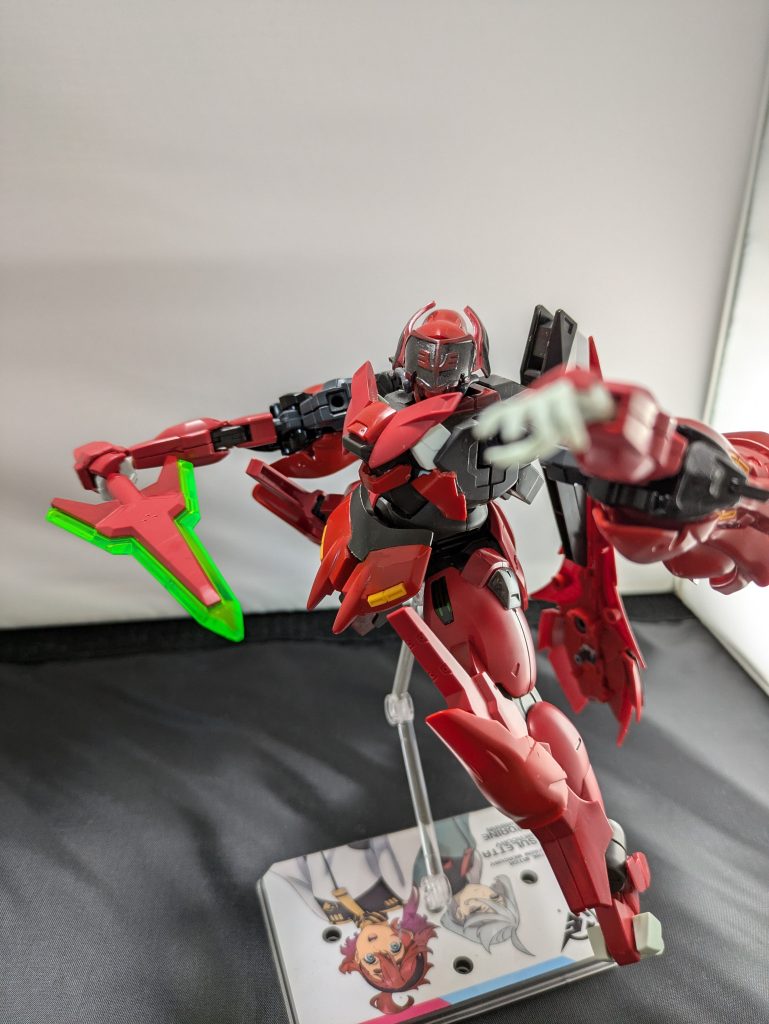 クリムゾン・ブースター           背面バックパックについている大型ブースター。 秒速1キロを出すこともできるが、制御できなくなる。                   イフリートモード時には腕になる。