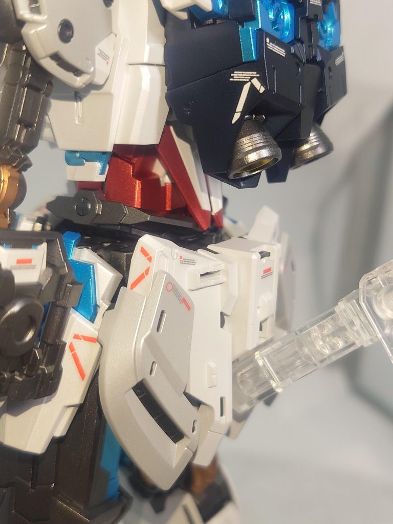 このコアファイターの翼が虫っぽくて好きです。