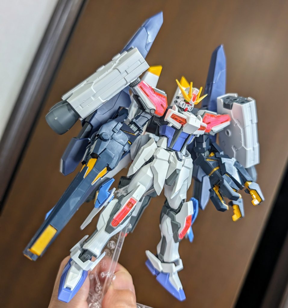 最終的にはパーフェクトエクシードギャラクシー的な感じに。HGのバンシィ、エアリアル、エンゲージと30mmの大型ブースターを装着。