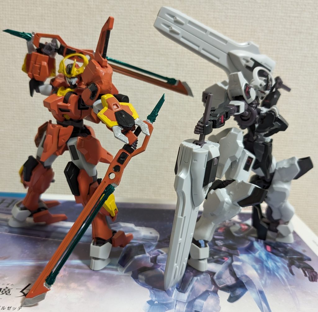 せっかくなので、同じ「シュバルゼッテモティーフ」の「ガンダムヴェパル」と共演！！迫力ある「デュアルガーディアン仕様」です♪♪