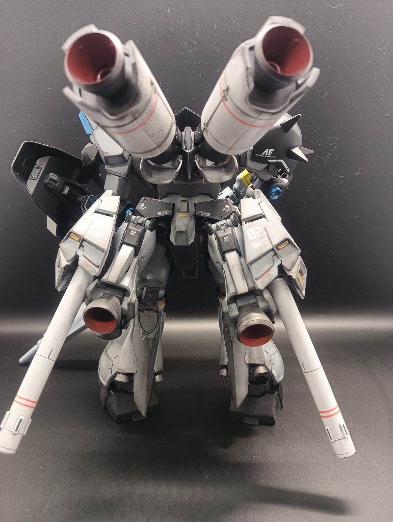 後ろから見るとシナンジュの足をヤッてるのが良く分かると思います😊