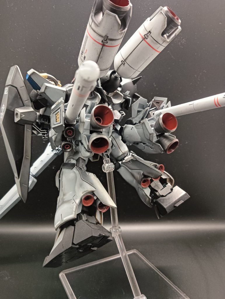 高機動ということで、バーニア増々で作っております🙇こうやって見ると無理やりくっつけた感が‥‥😅頑張ってもっといい作品を作って行きたいです!!