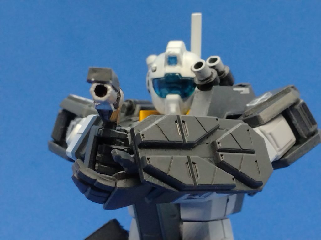 リボルバー。弾をルナ・チタニウム合金にしている。