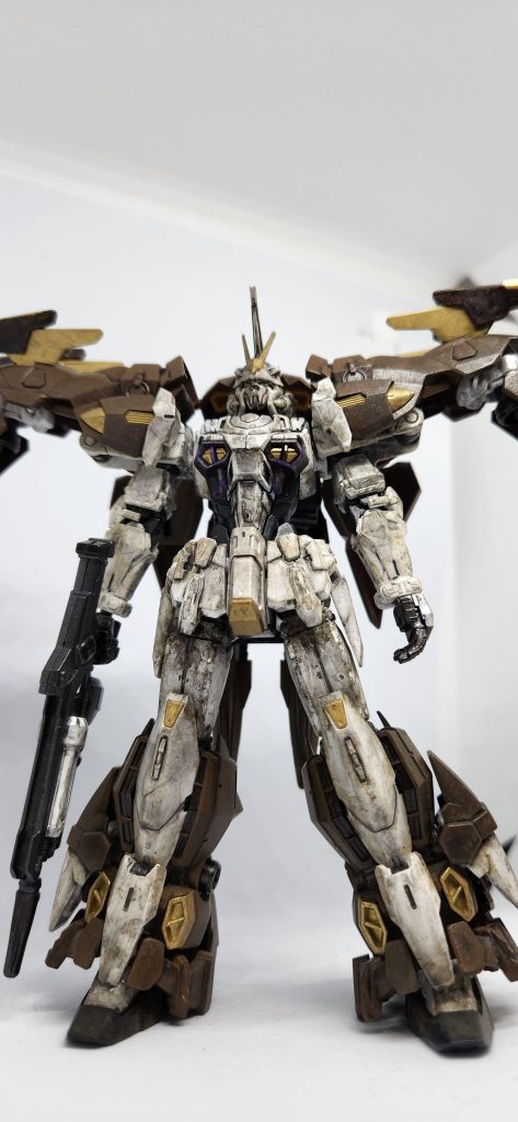 と、言う事で自作小説の鉄錆世界編のキャラ、バンマス・モア中佐専用アスクレプオスです。