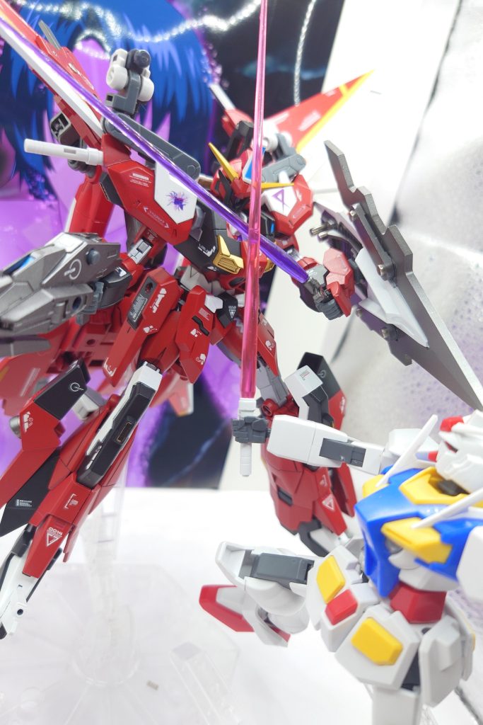 ビームライフル使用中に懐に潜られた際に取っ手を外しビームサーベルへ