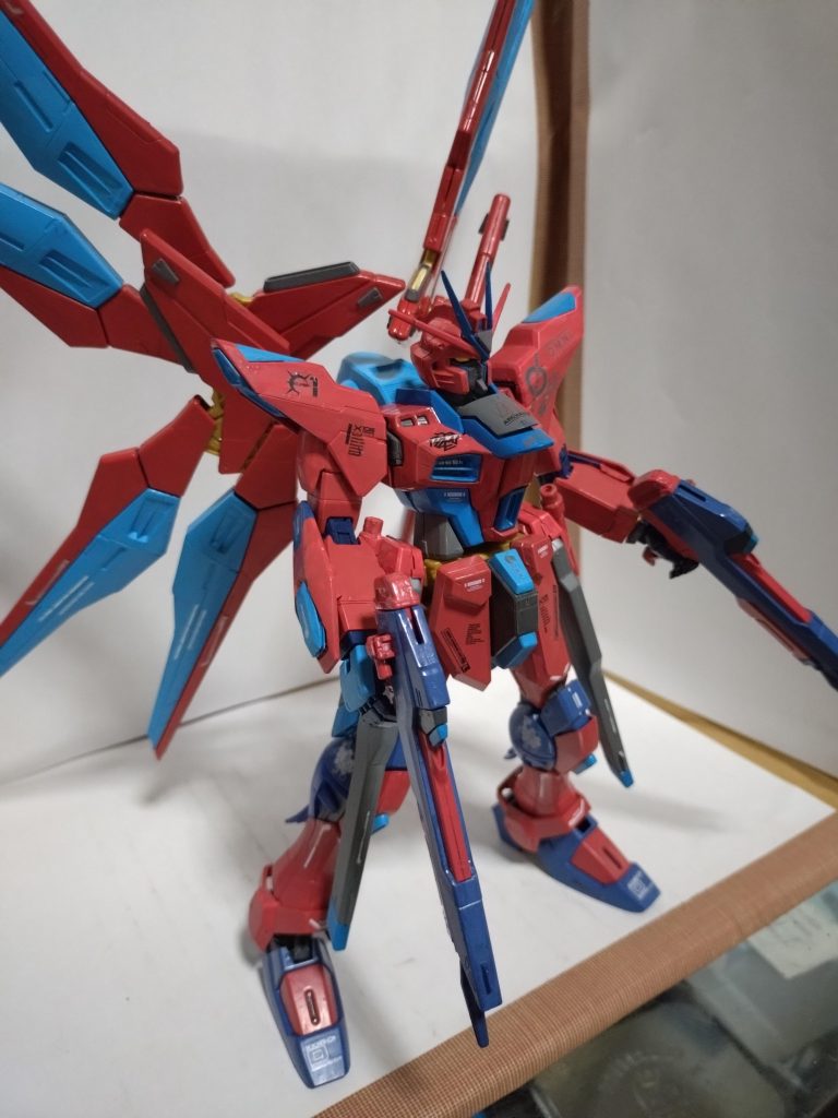 カラーは、レッドはエアリアルレッドに、ウイング？部分のスカイブルーは、ガンダムアニメカラー、足の部分とか他の部分は、エアリアルブルーなどなど。