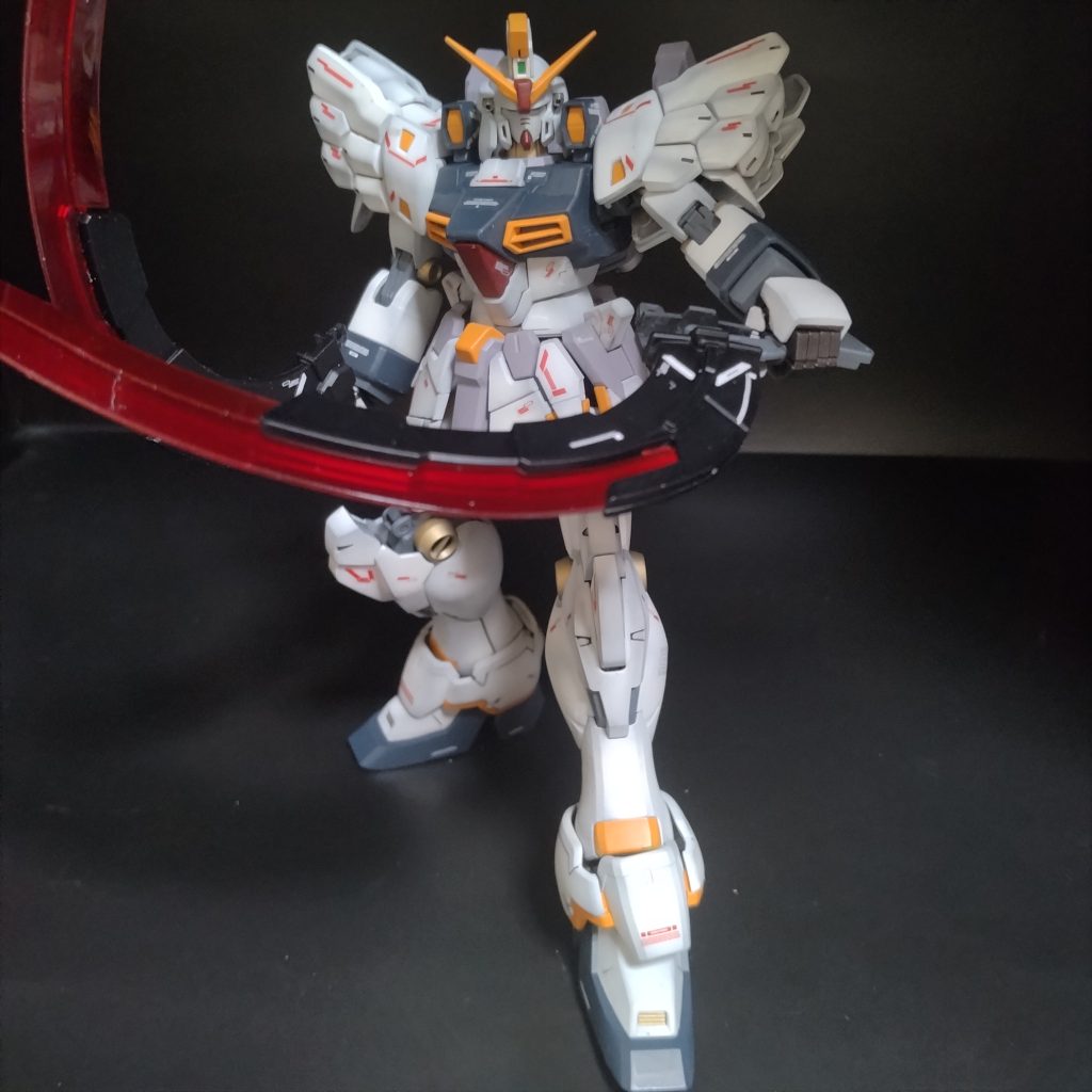 大まかなストーリーは知ってますが、私はファースト世代ですがガンダムWは私的には余り熱く見てませんでした！（笑）