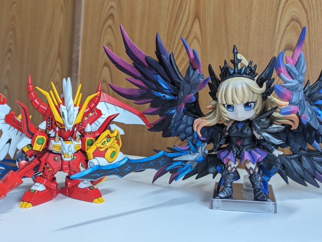 番外編。後の自作ねんどろいど作りに活かされる。プラとパテの比率が違うだけで作業工程はほぼ同じ。ねんどろいど制作に移る際にデザインナイフから彫刻刀に代わったくらい。一番の違いは製作費用かな(遠い目)自作ねんどろいど1体に1万~1万5000円くらい飛ぶのでお高い遊びです。
